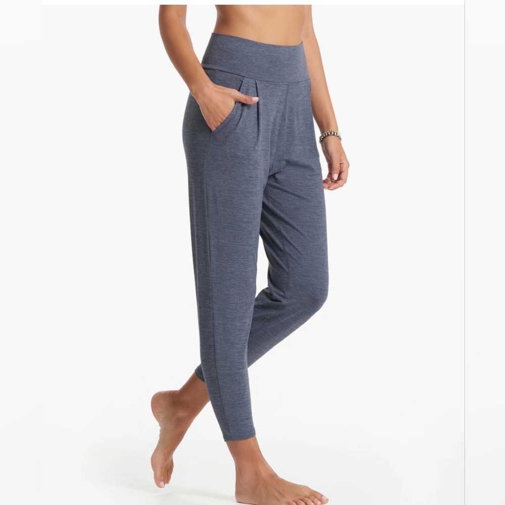*NWOT* Vuori Lux Harem Pant